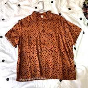 *SOLD* Polka dot button down shirt